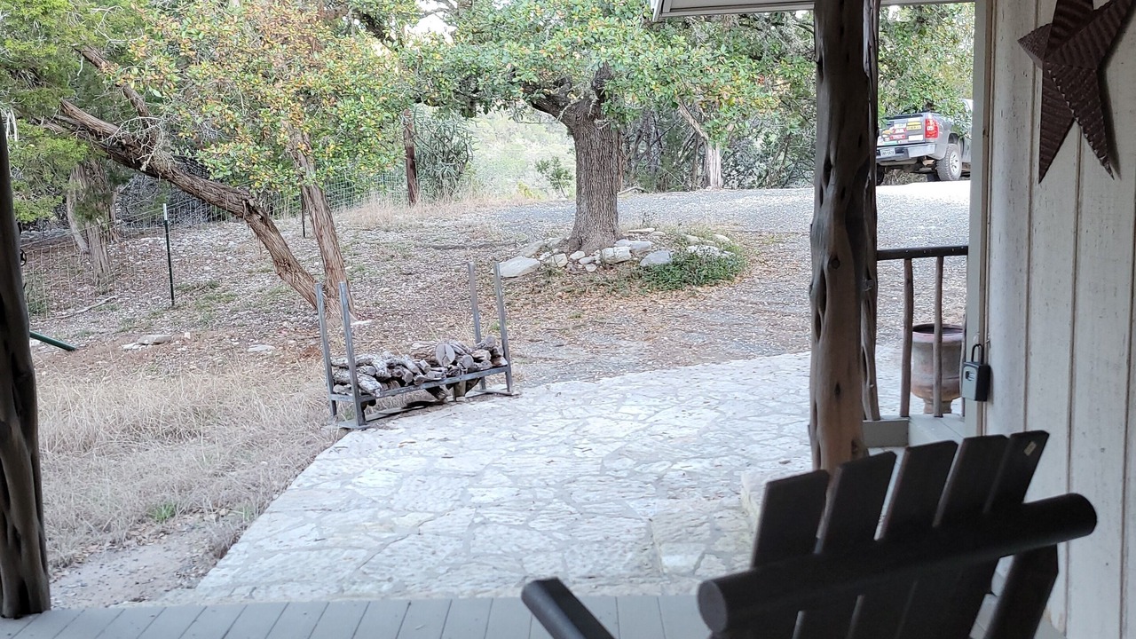 Photo of Patio Balcony in Leakey