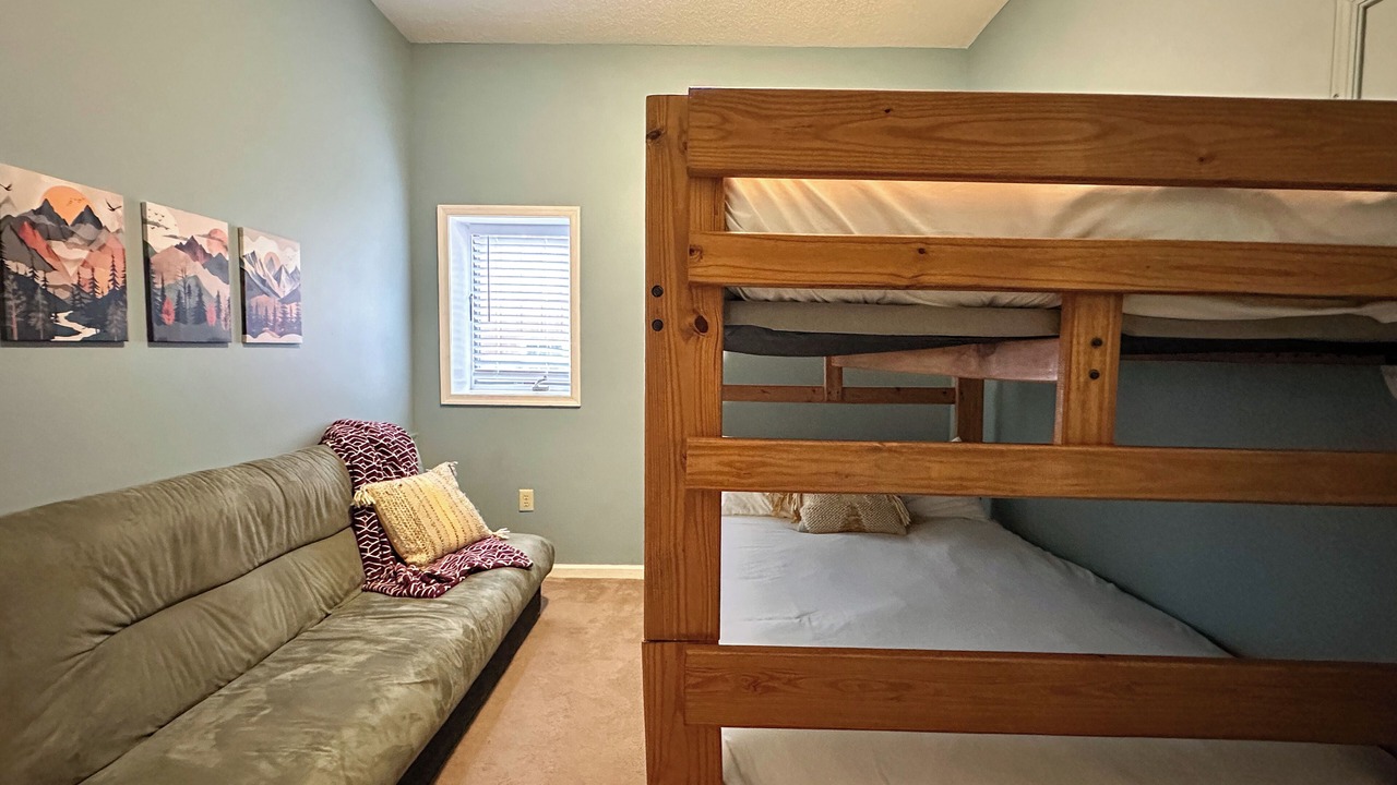 Photo of Bedroom in Massanutten