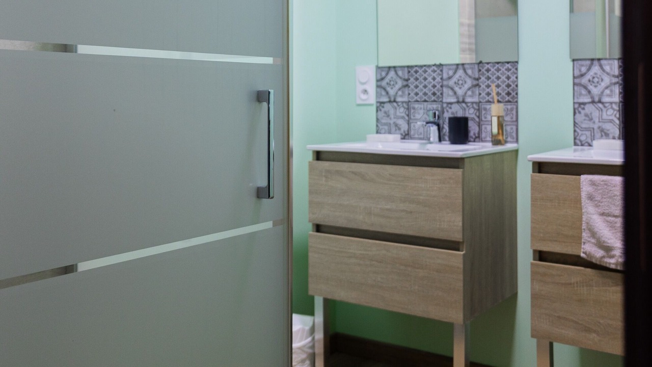 Photo of Bathroom in Calais