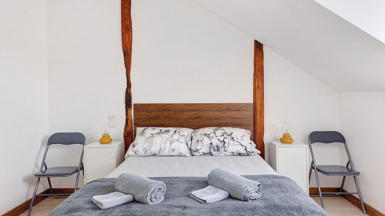 Photo of Bedroom in Noyant-Villages