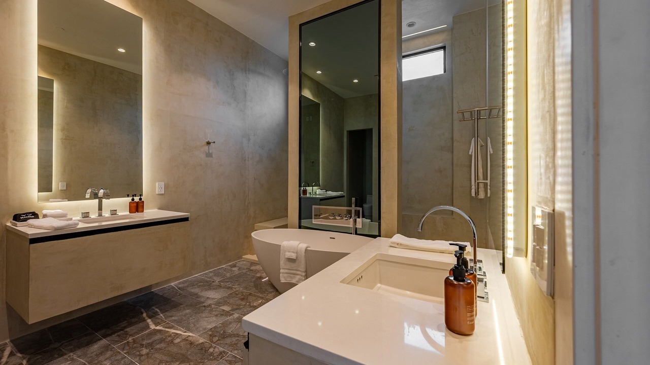 Photo of Bathroom in Hyde Park