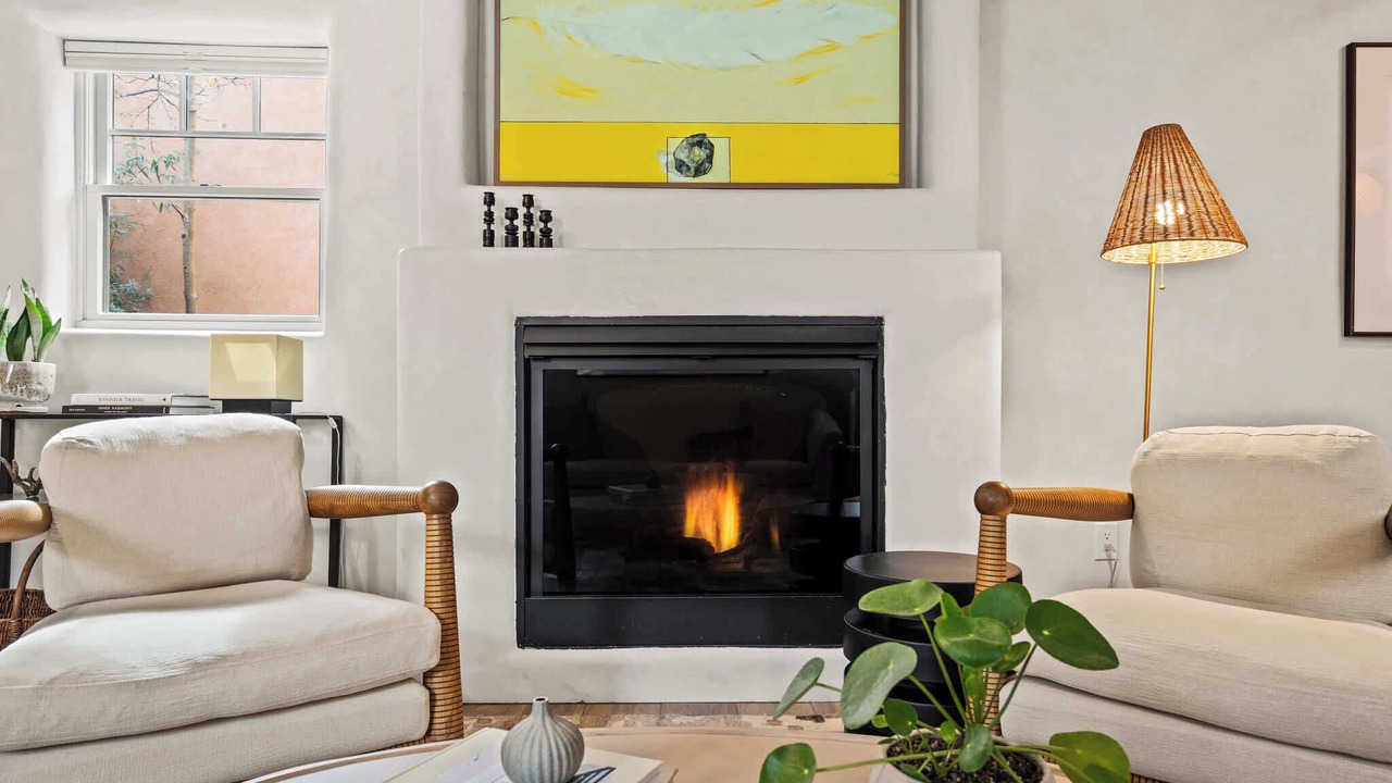 Photo of Livingroom in Historic Eastside