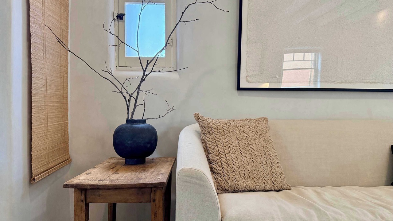 Photo of Livingroom in Historic Eastside
