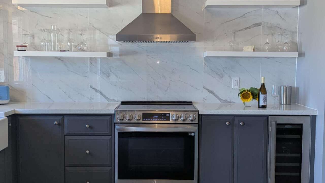 Photo of Kitchen in Boblo Island