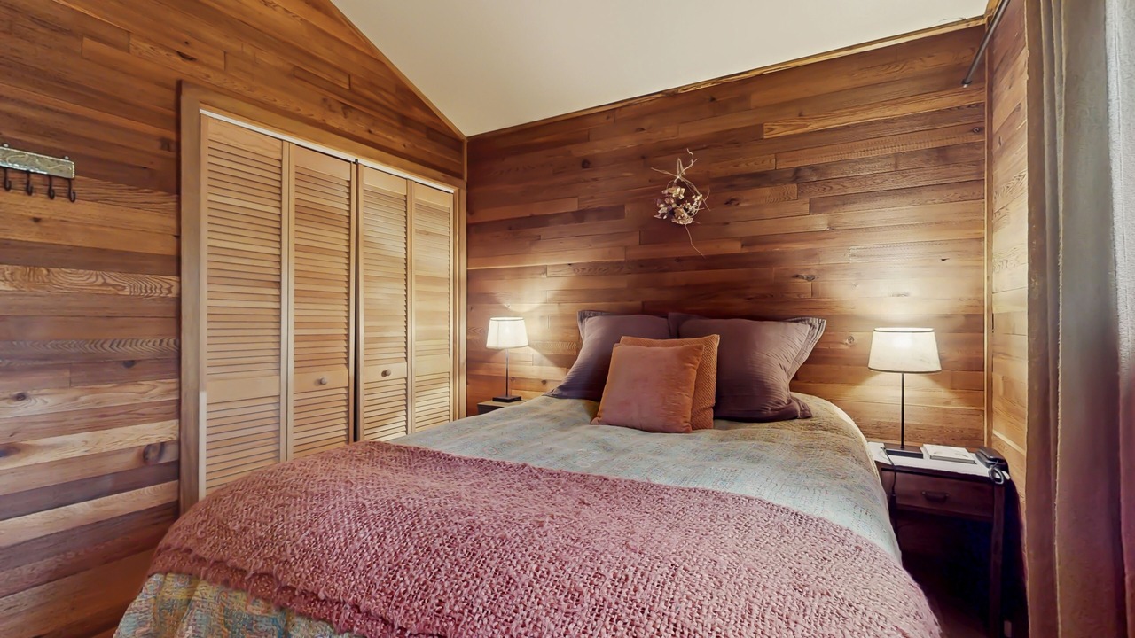 Photo of Bedroom in Langley