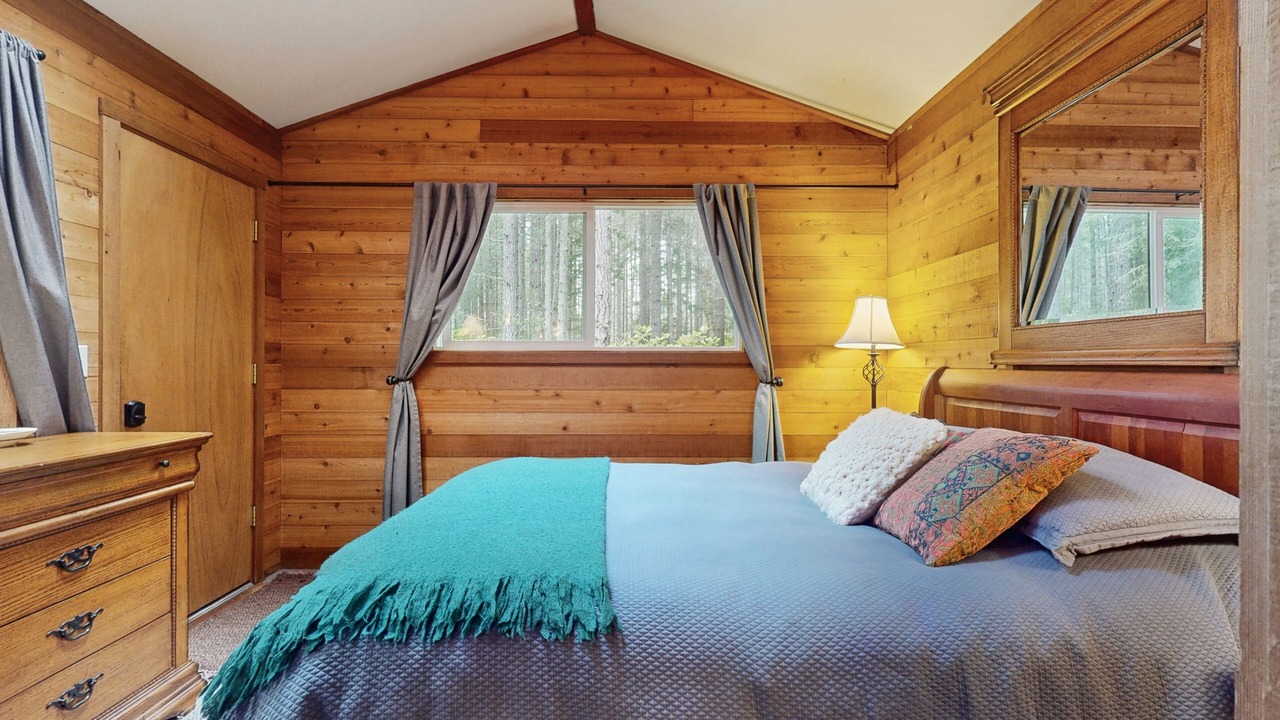 Photo of Bedroom in Langley