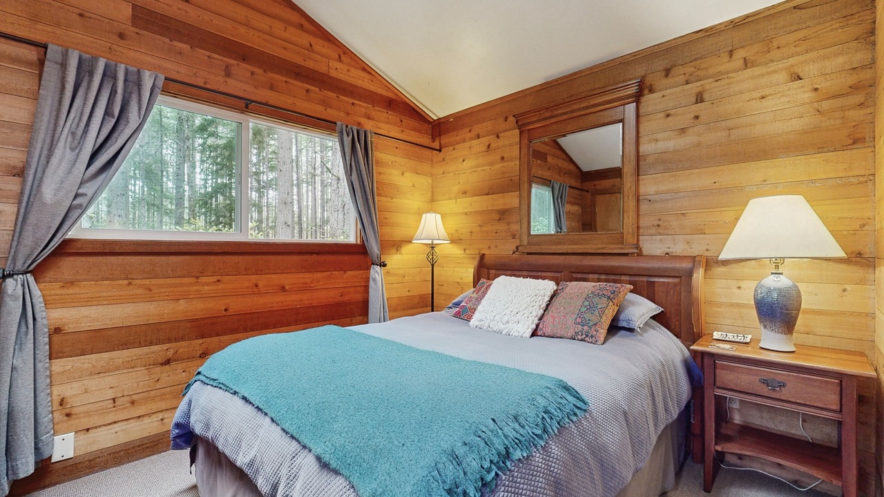 Photo of Bedroom in Langley