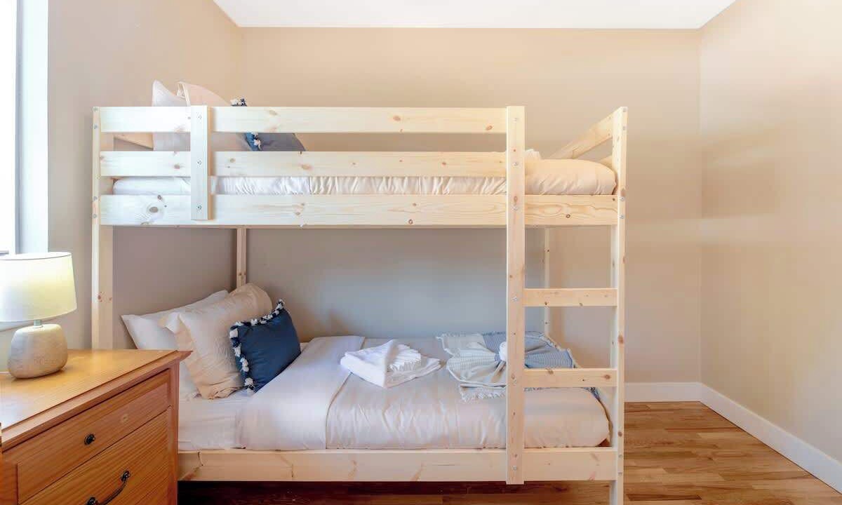 Photo of Bedroom in East Lake Hills