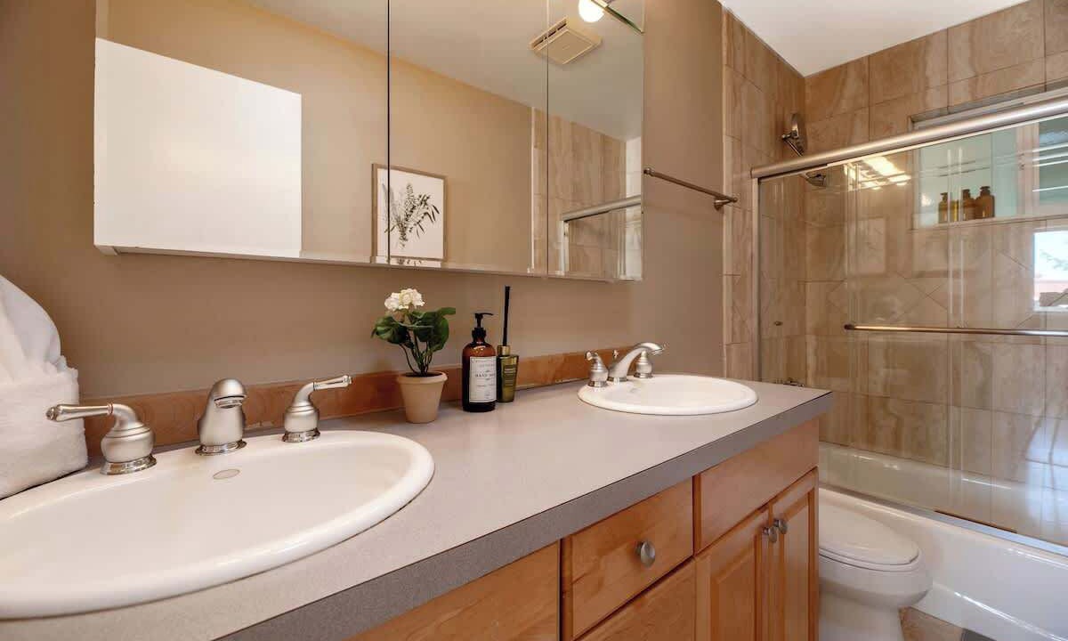 Photo of Bathroom in East Lake Hills