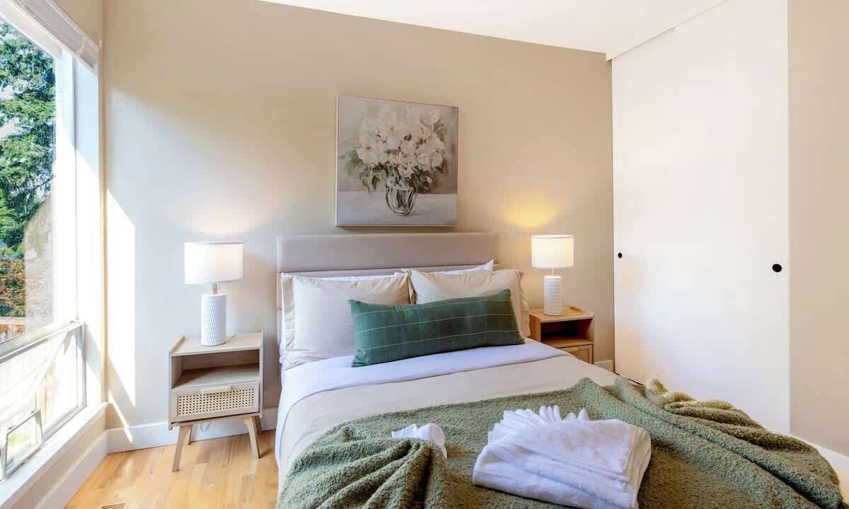 Photo of Bedroom in East Lake Hills