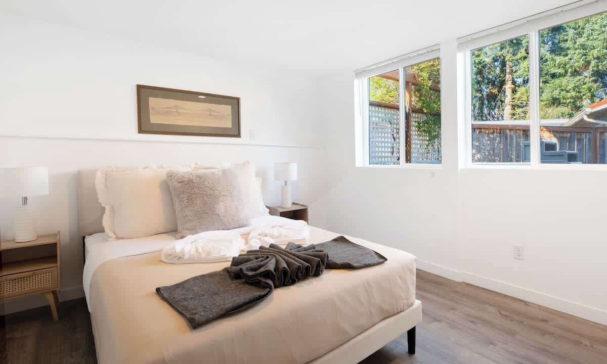 Photo of Bedroom in East Lake Hills