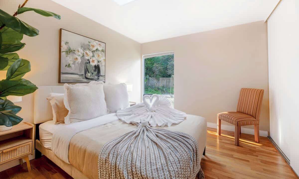 Photo of Bedroom in East Lake Hills