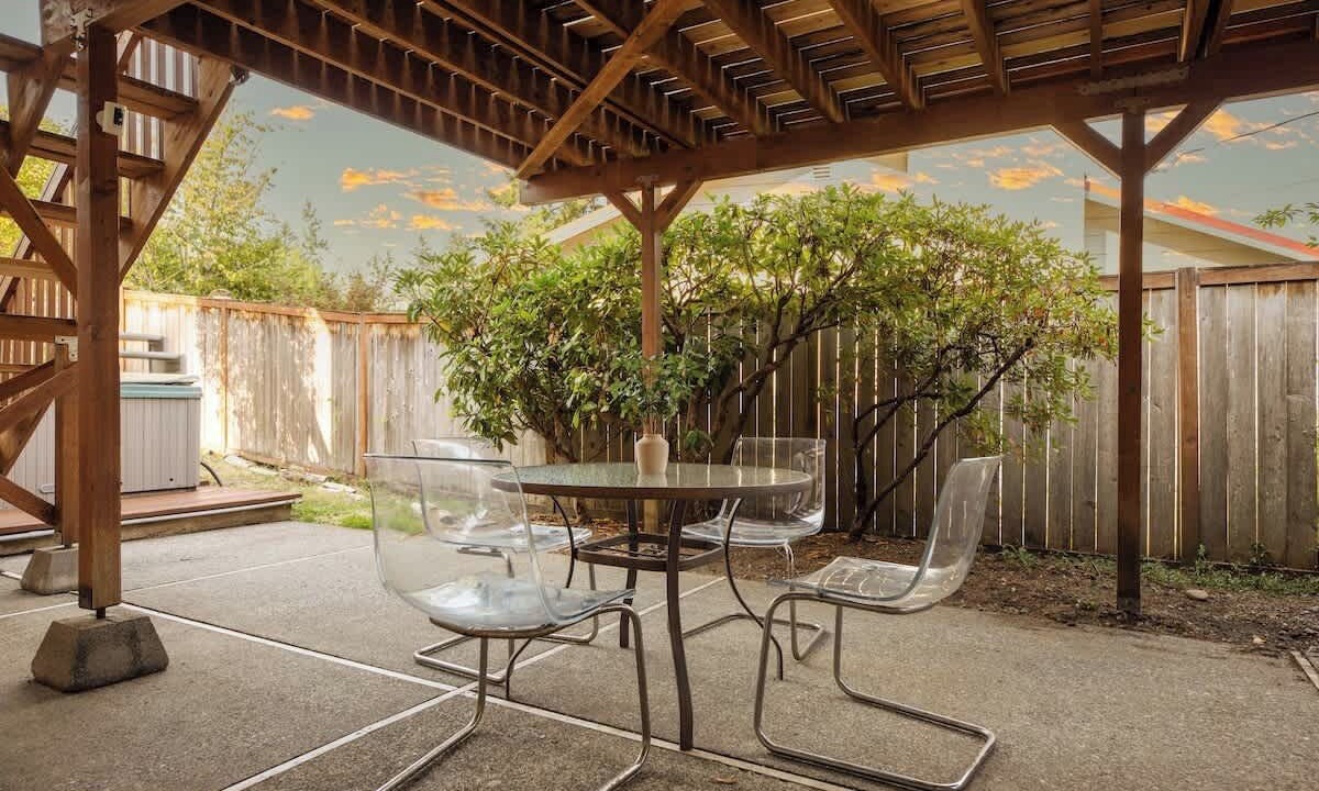 Photo of Outdoor in East Lake Hills