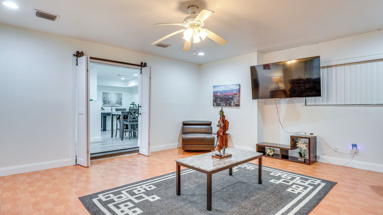 Photo of Livingroom in Miami Gardens