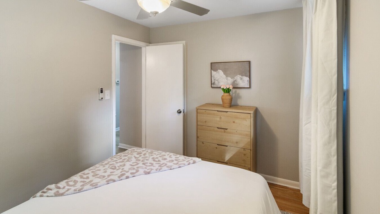 Photo of Bedroom in Waukegan