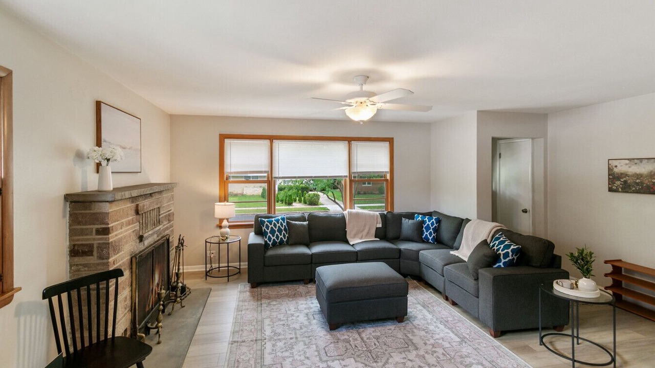 Photo of Livingroom in Waukegan