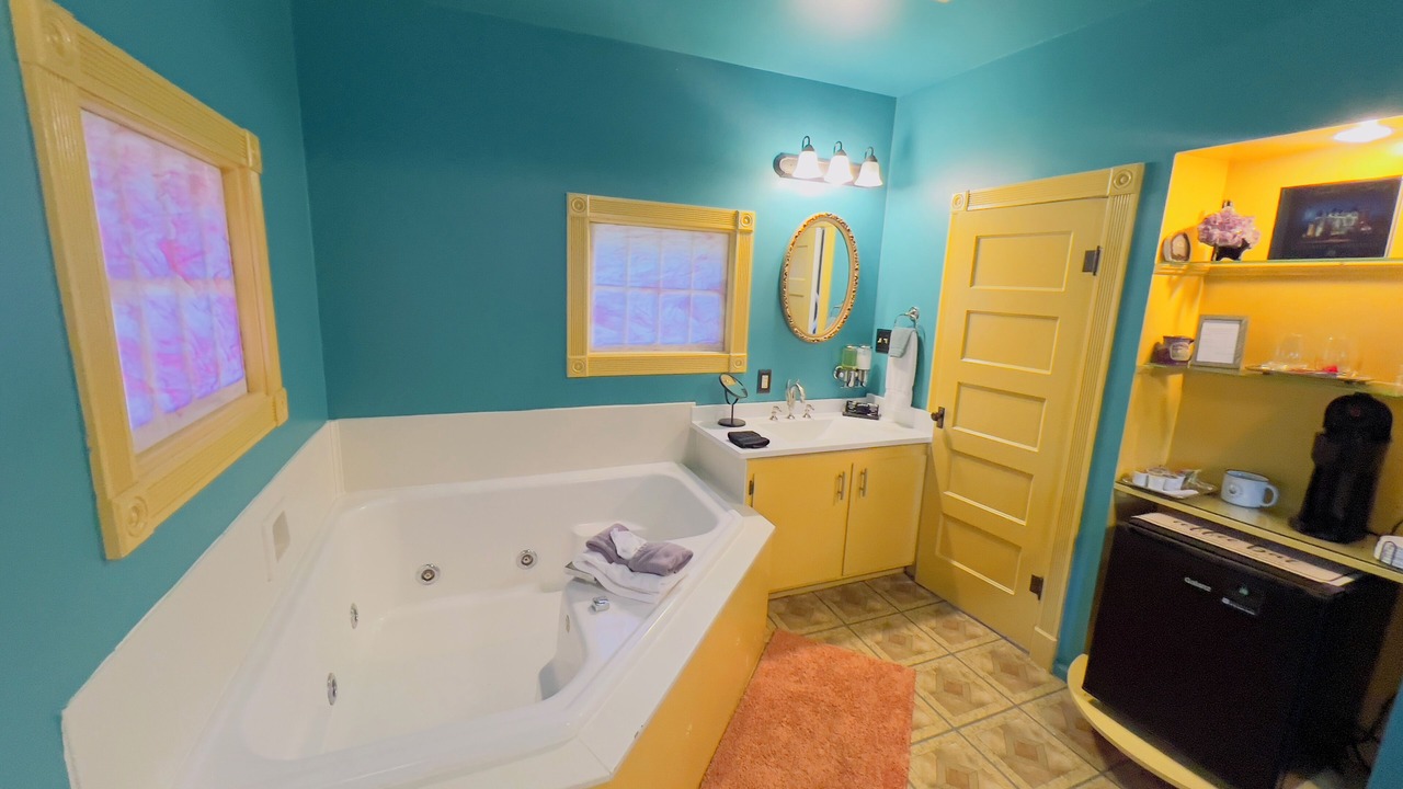 Photo of Bathroom in Eureka Springs Historic District
