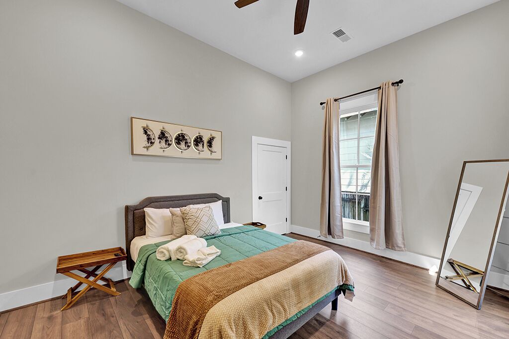 Photo of Bedroom in Forest Park