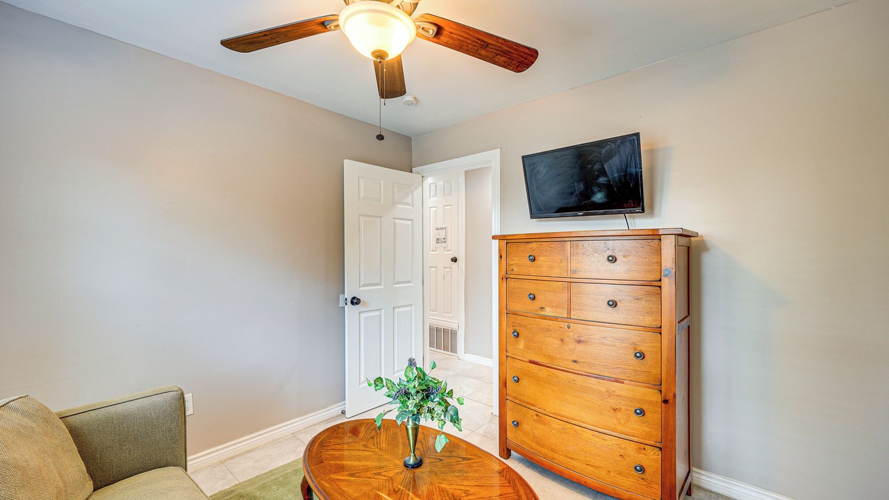Photo of Livingroom in Medical Center District
