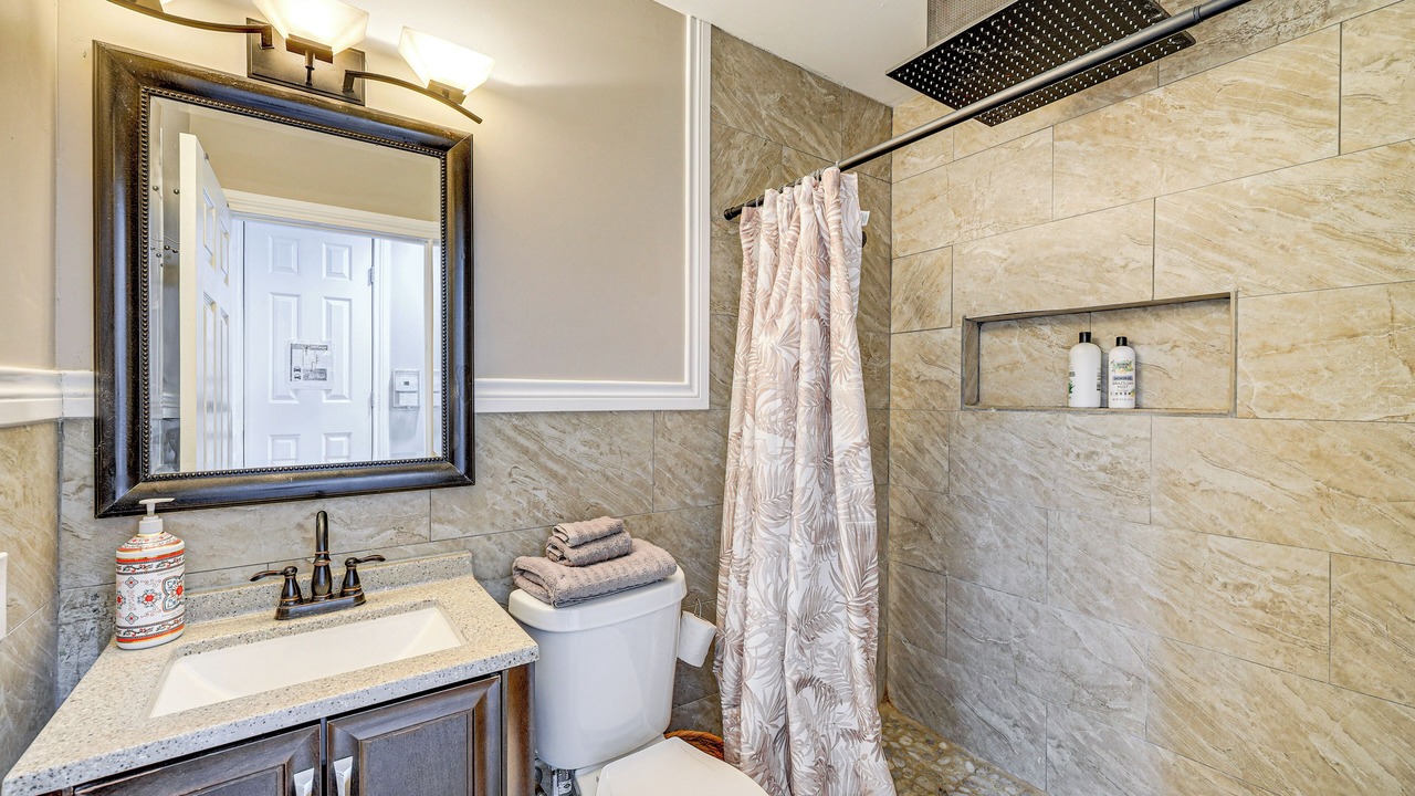 Photo of Bathroom in Medical Center District