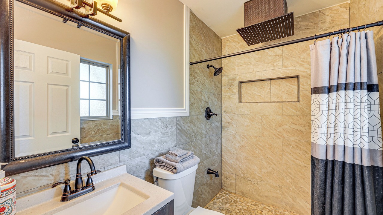 Photo of Bathroom in Medical Center District