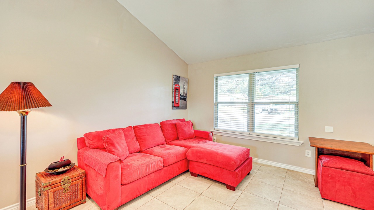 Photo of Livingroom in Medical Center District