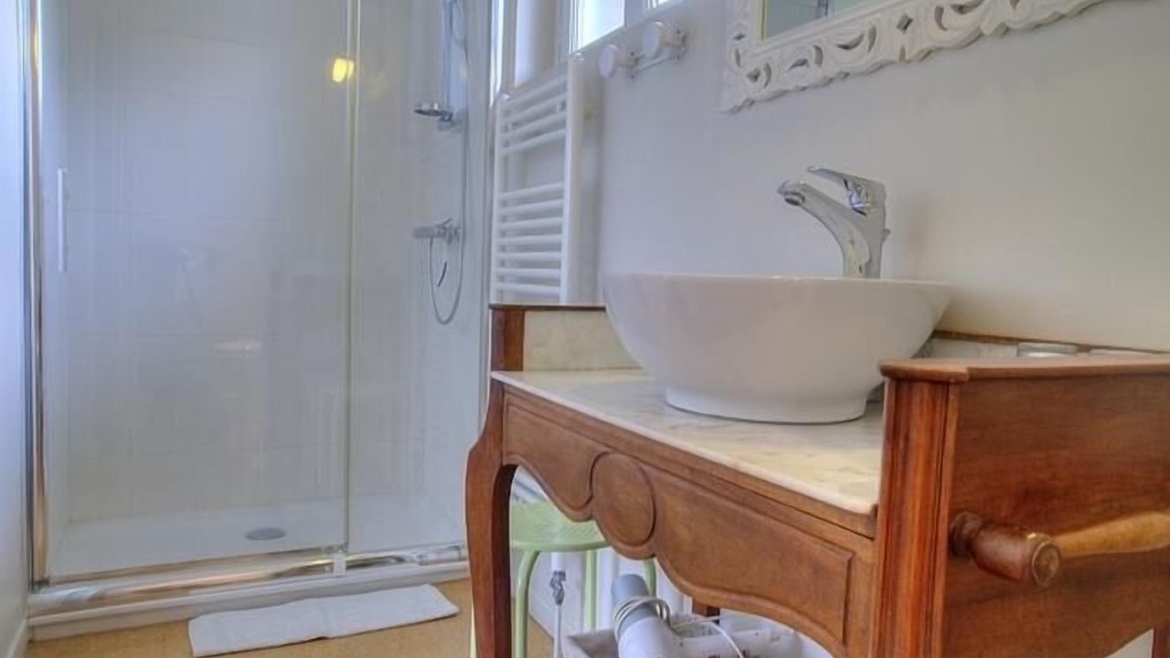 Photo of Bathroom in Trevoux