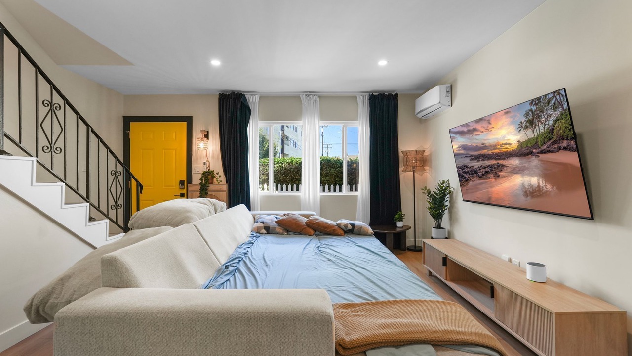 Photo of Bedroom in Alamitos Beach