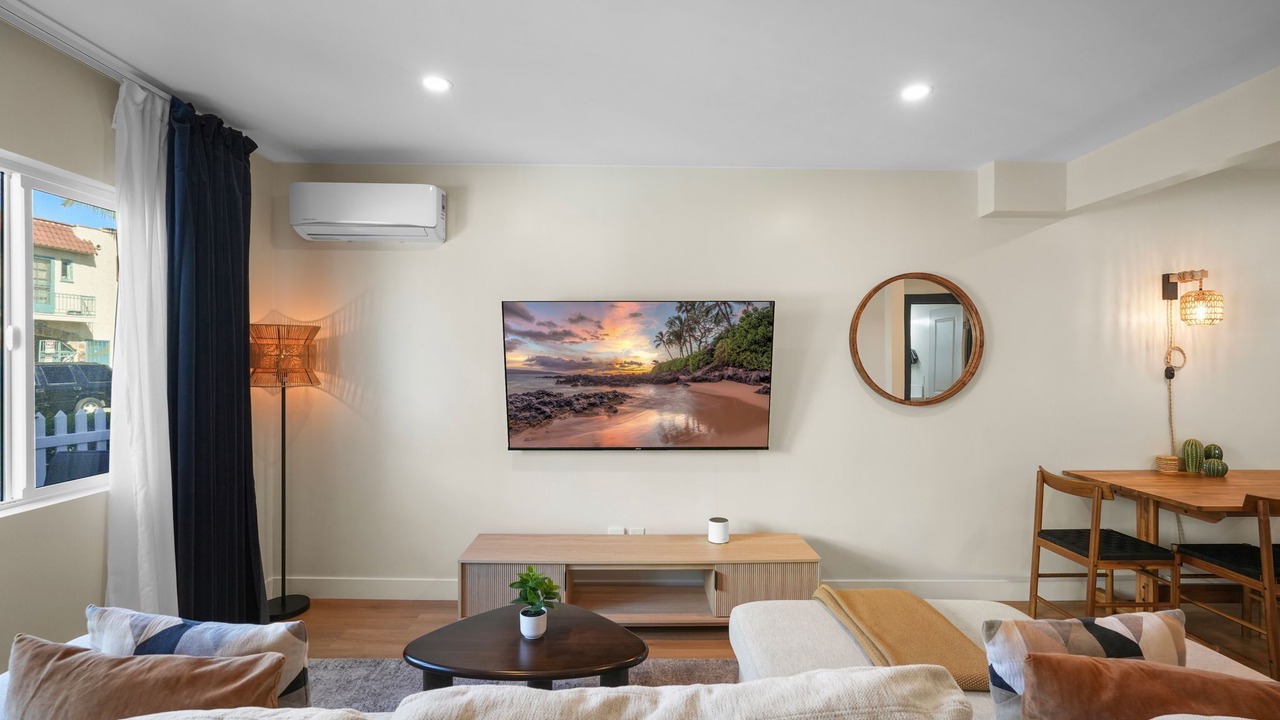 Photo of Livingroom in Alamitos Beach