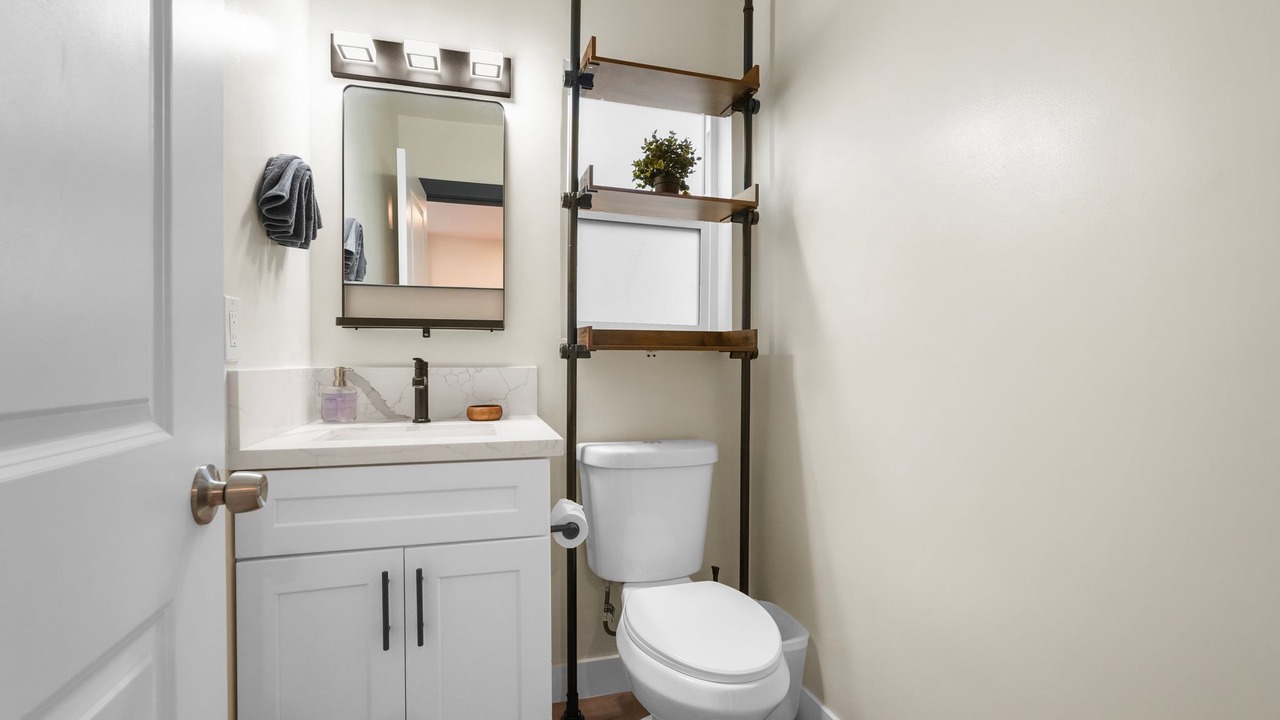 Photo of Bathroom in Alamitos Beach