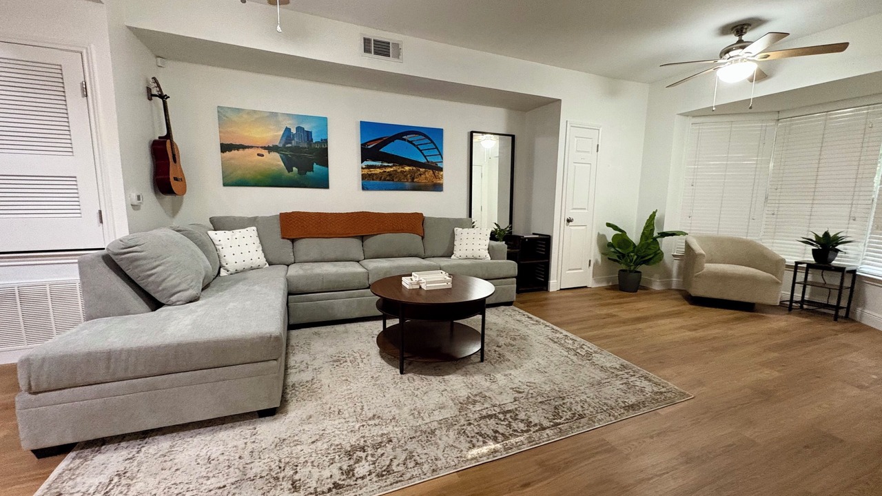 Photo of Livingroom in West Campus