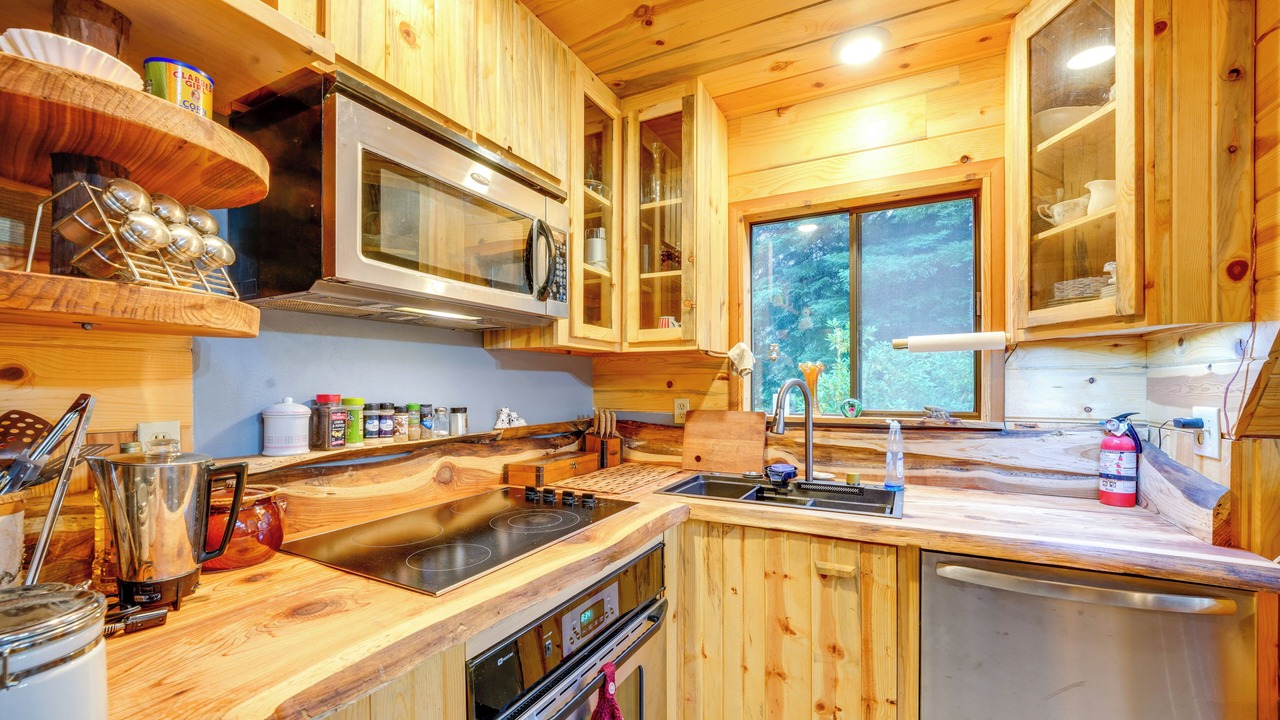 Photo of Kitchen in Mount St. Helens