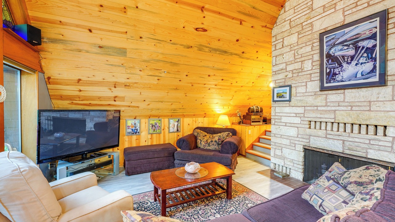 Photo of Livingroom in Mount St. Helens
