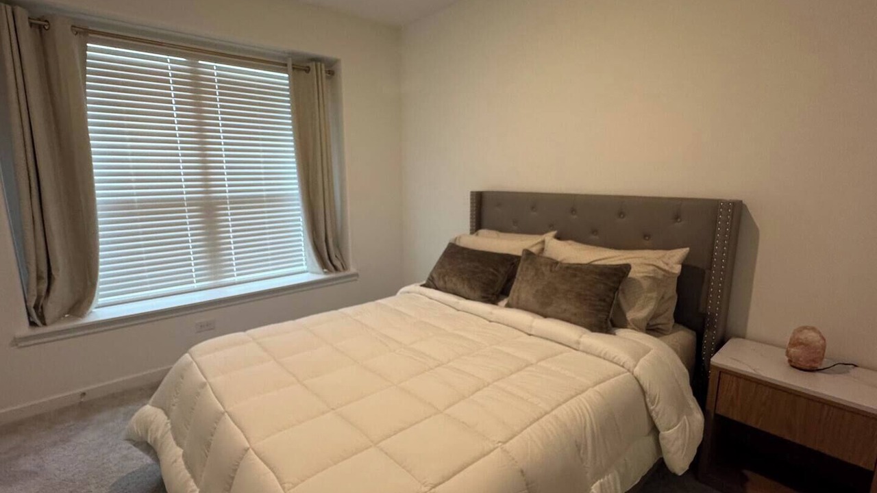 Photo of Bedroom in Lincoln Park