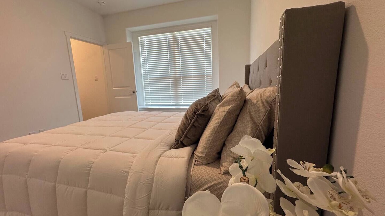 Photo of Bedroom in Lincoln Park