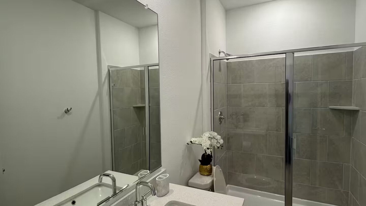 Photo of Bathroom in Lincoln Park