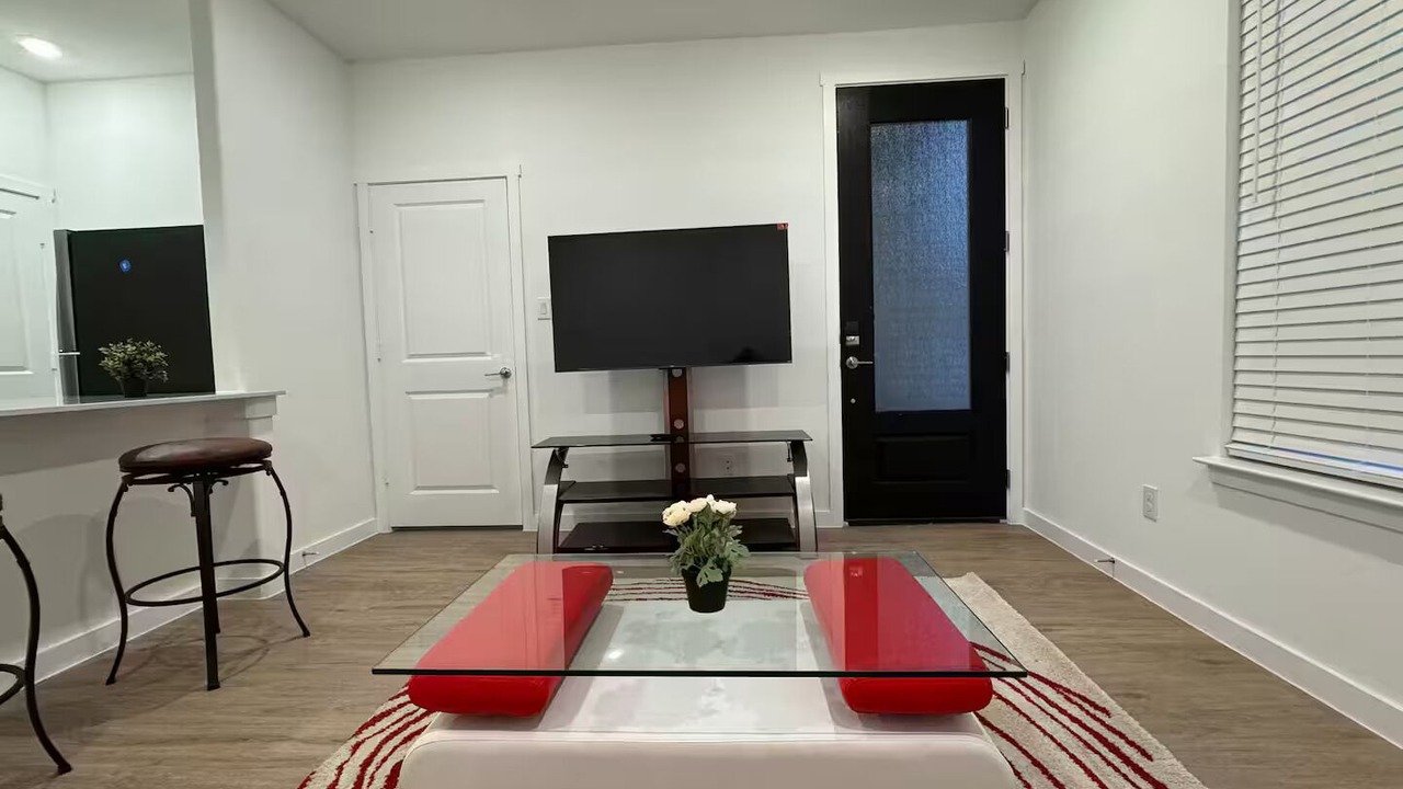 Photo of Livingroom in Lincoln Park