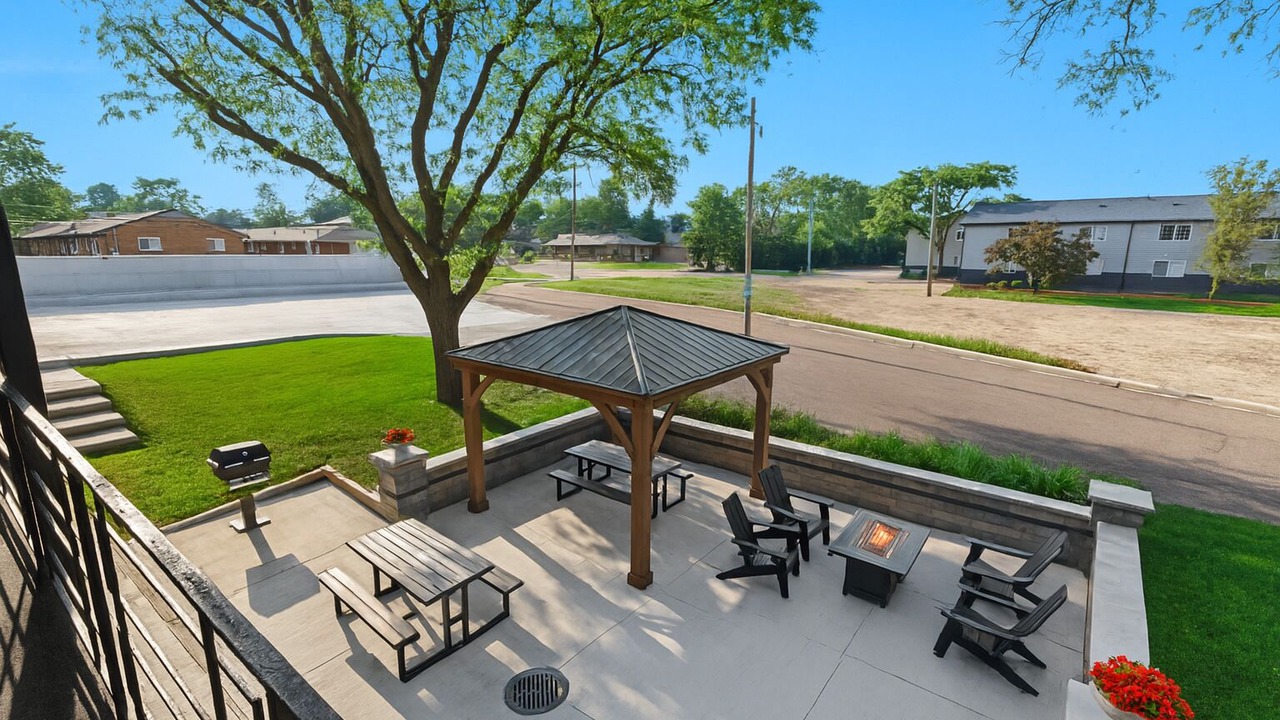 Photo of Outdoor in Royal Oak