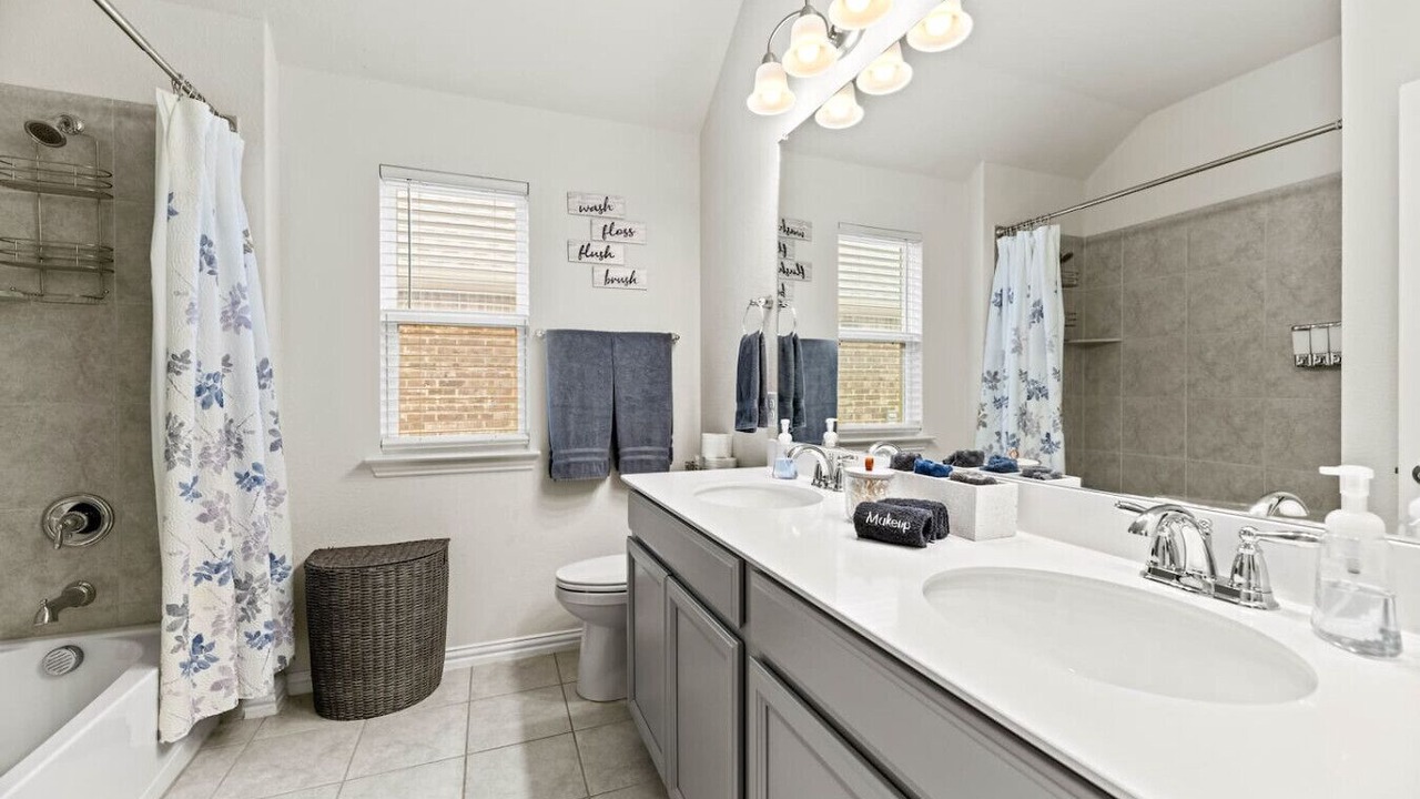 Photo of Bathroom in Fossil Creek
