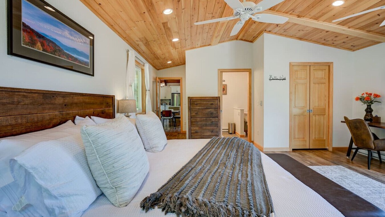 Photo of Bedroom in Jackson