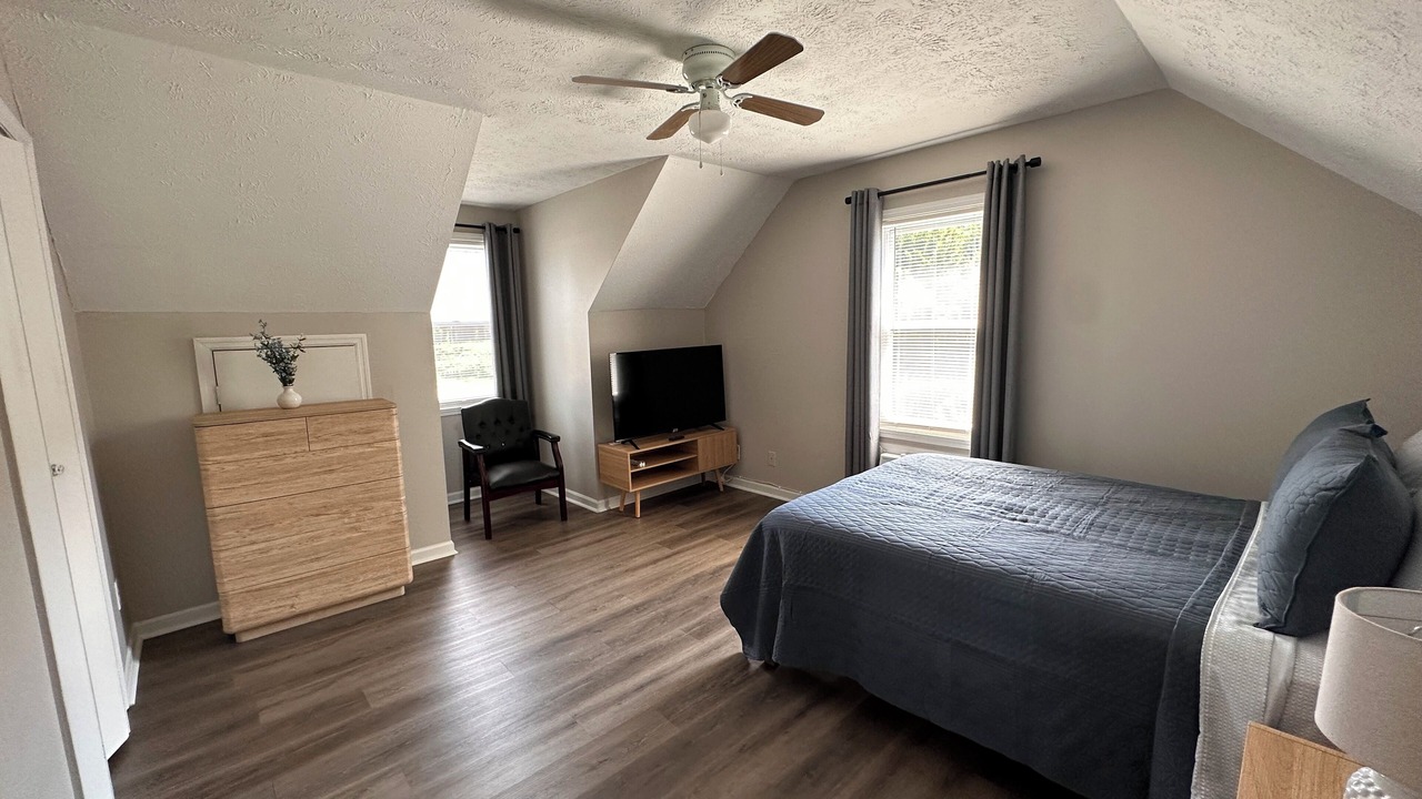 Photo of Bedroom in Lawrenceville