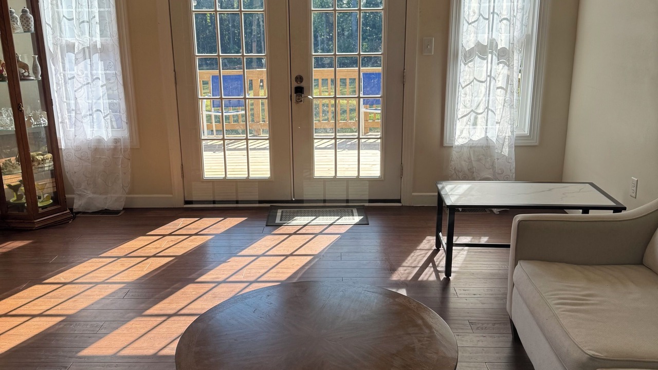 Photo of Livingroom in Cobham