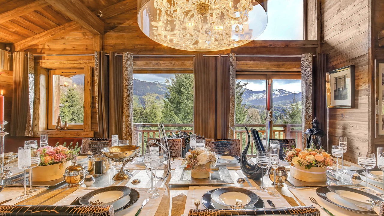 Photo of Others in Demi-Quartier