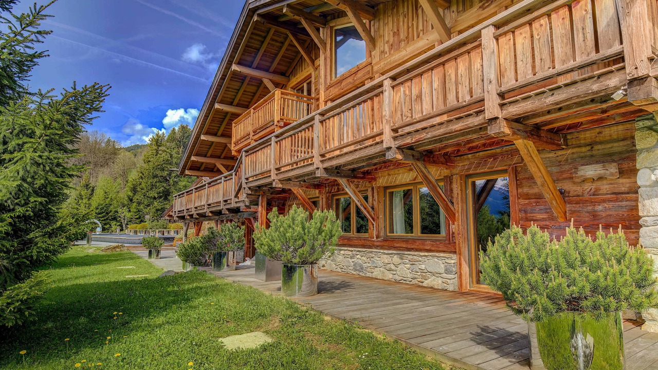 Photo of Outdoor in Demi-Quartier