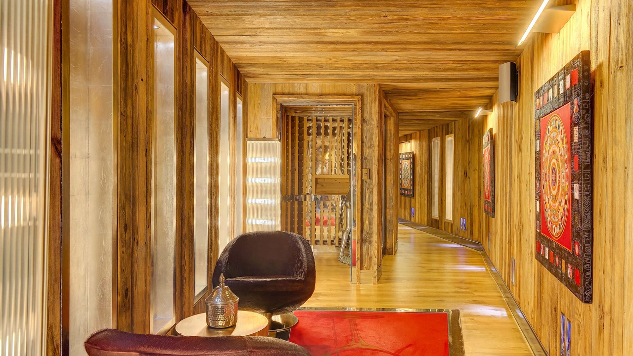 Photo of Others in Demi-Quartier