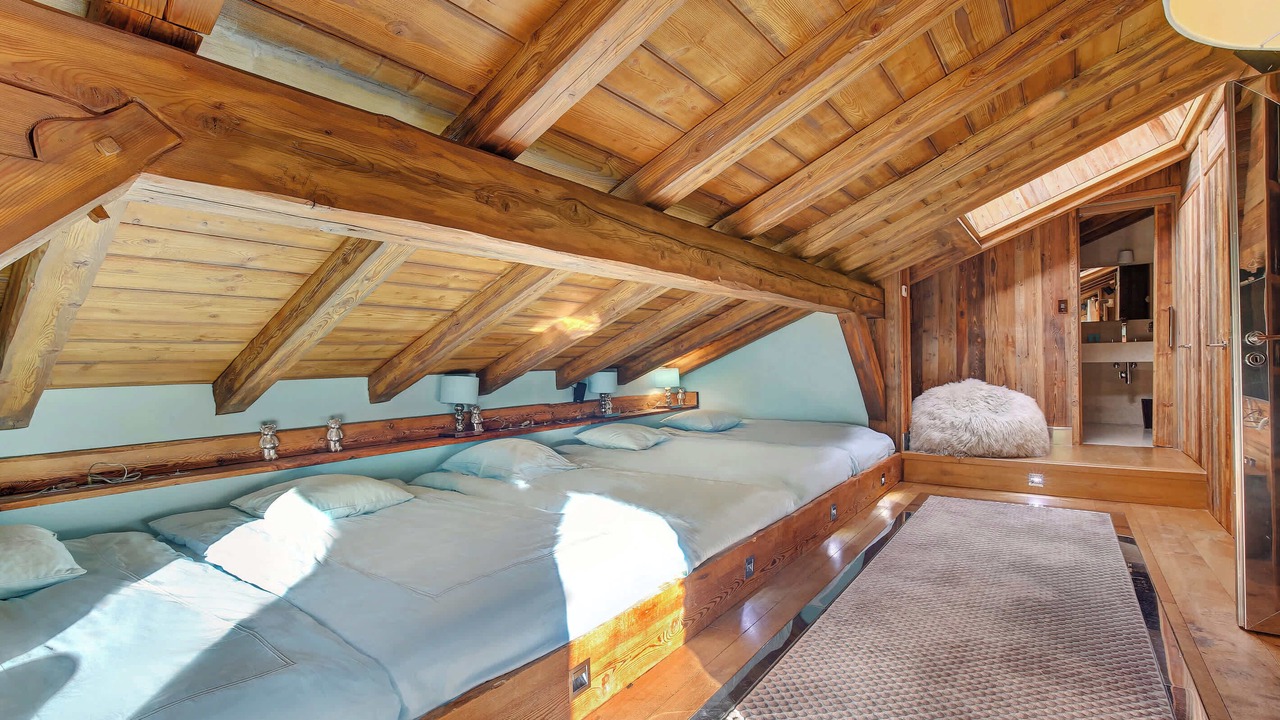 Photo of Bedroom in Demi-Quartier