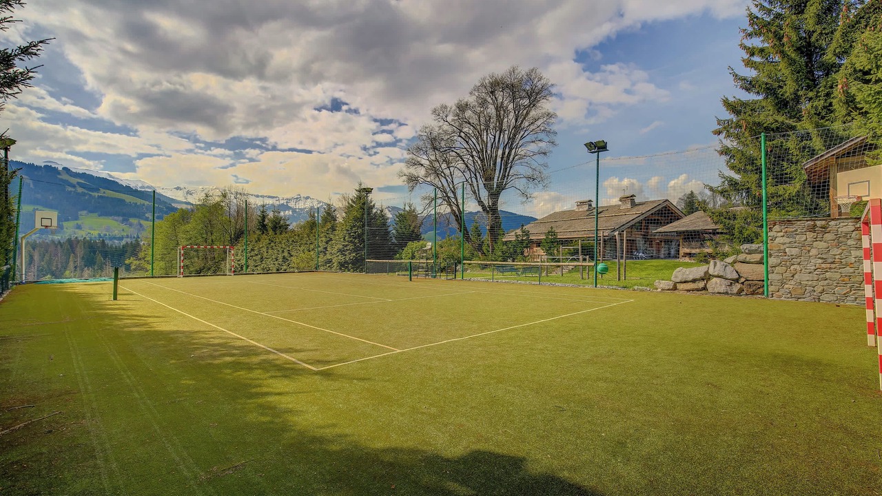 Photo of Others in Demi-Quartier