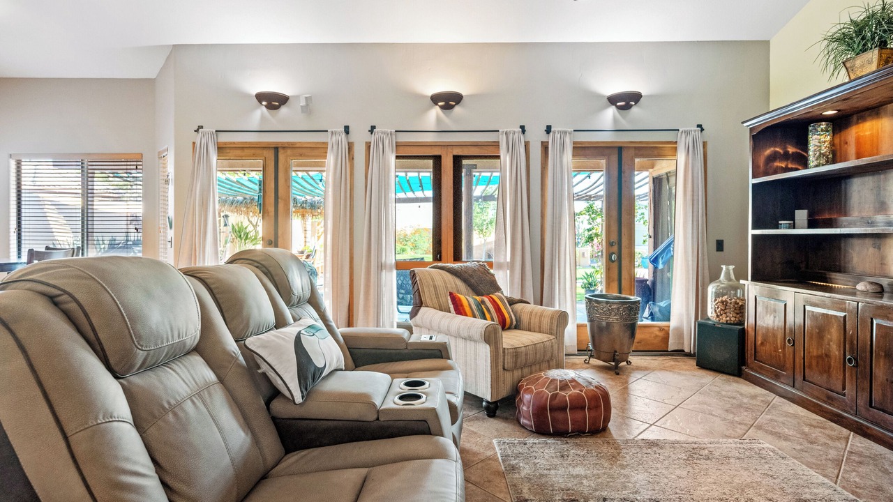 Photo of Livingroom in East Mesa