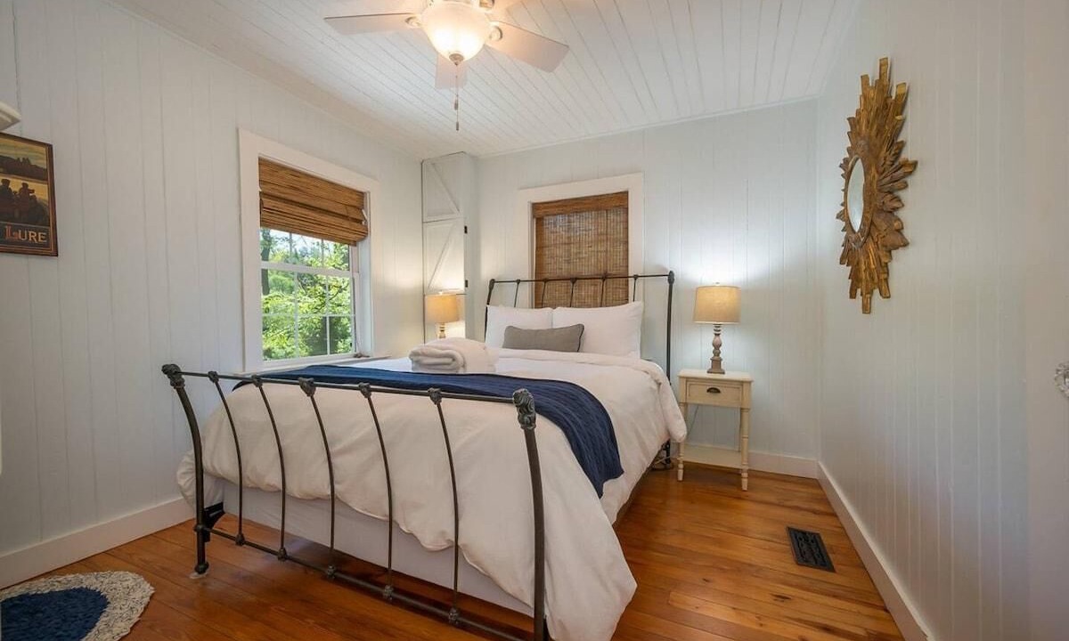 Photo of Bedroom in Lake Lure