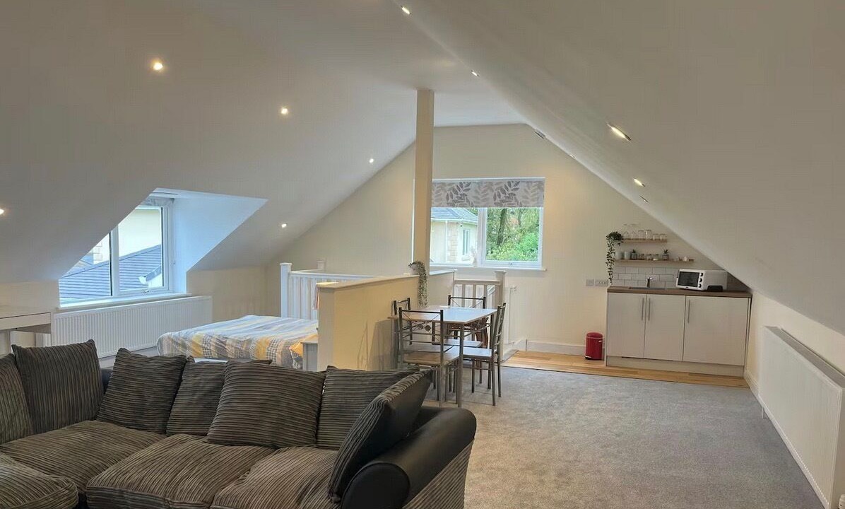 Photo of Livingroom in Lydiard Millicent